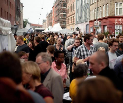Lokale sociale innovatie: een kijk vanuit de marges van overheid en markt Lokale sociale innovatie: een kijk vanuit de marges van overheid en markt