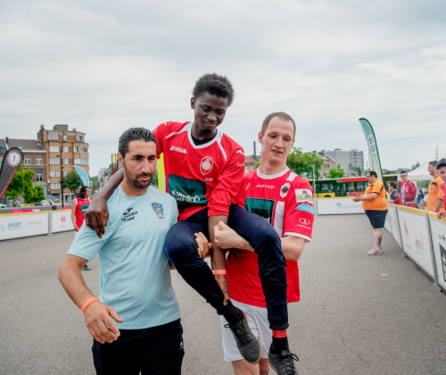 Handboek 'Coach' illustreert hoe je voetbal als sociaal-sportieve methodiek gebruikt