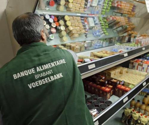 Werken aan netwerken tegen armoede (2013) Werken aan netwerken tegen armoede (2013)